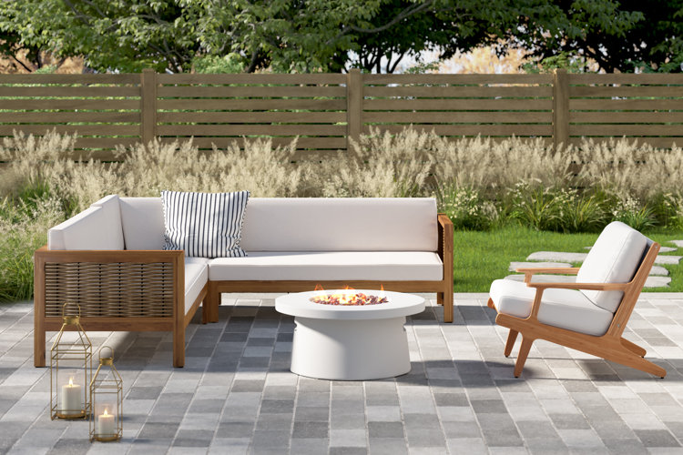 Large outdoor online seating